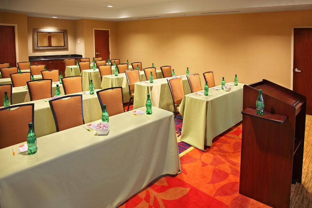 Courtyard By Marriott Stuart Hotel Екстериор снимка