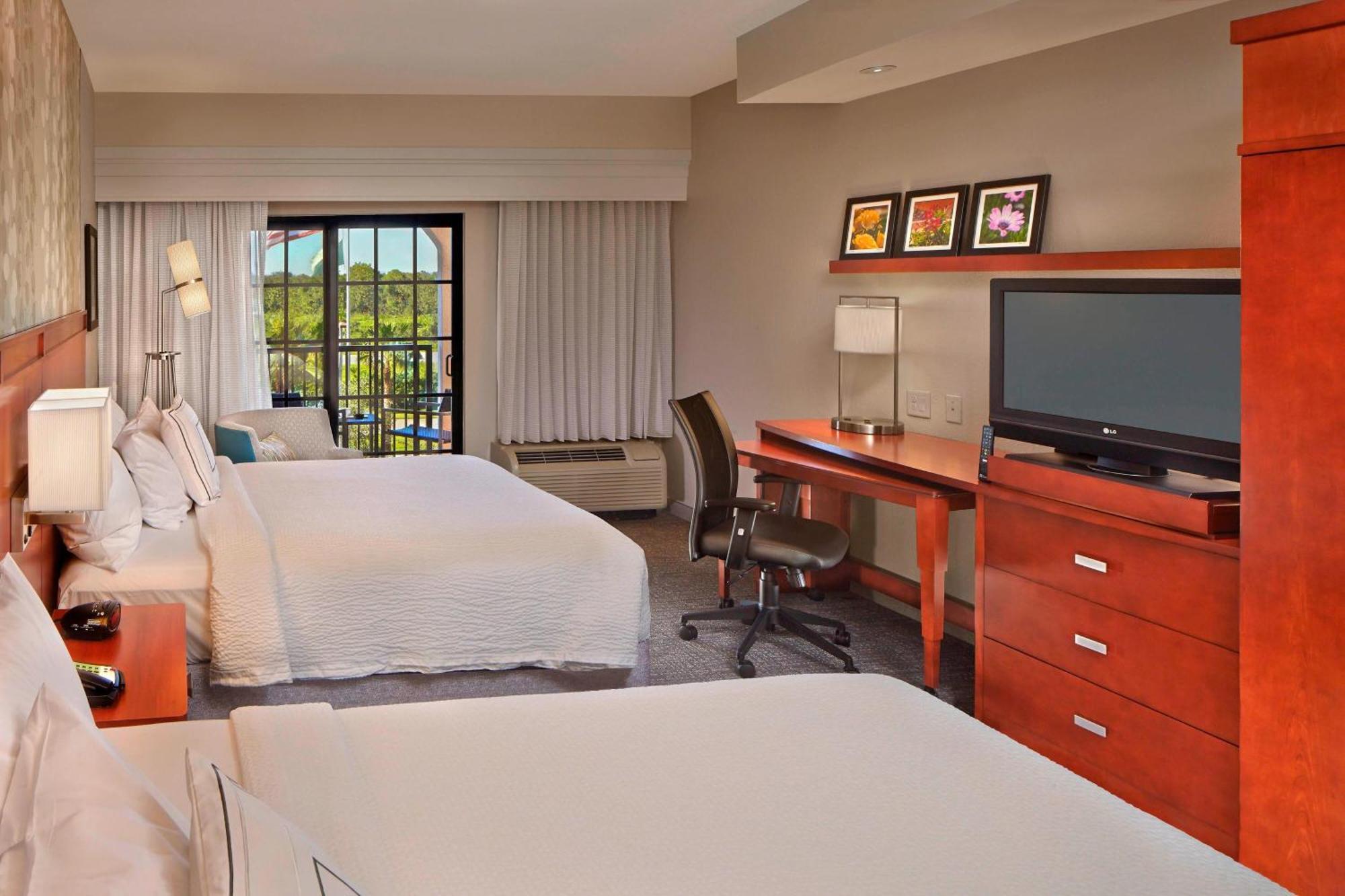 Courtyard By Marriott Stuart Hotel Екстериор снимка