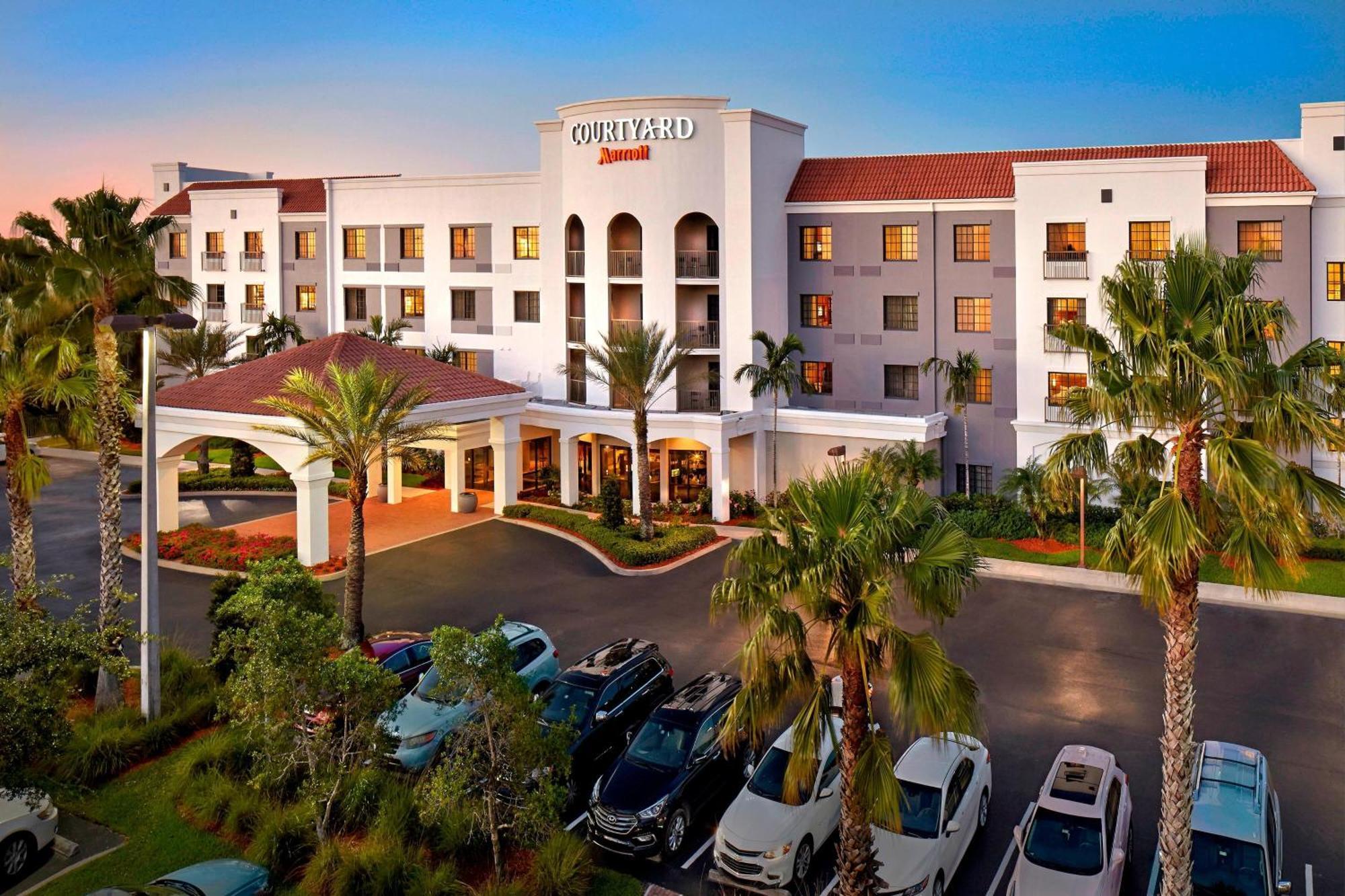 Courtyard By Marriott Stuart Hotel Екстериор снимка