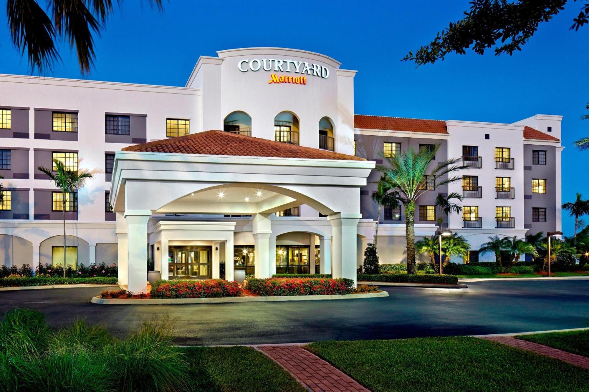 Courtyard By Marriott Stuart Hotel Екстериор снимка
