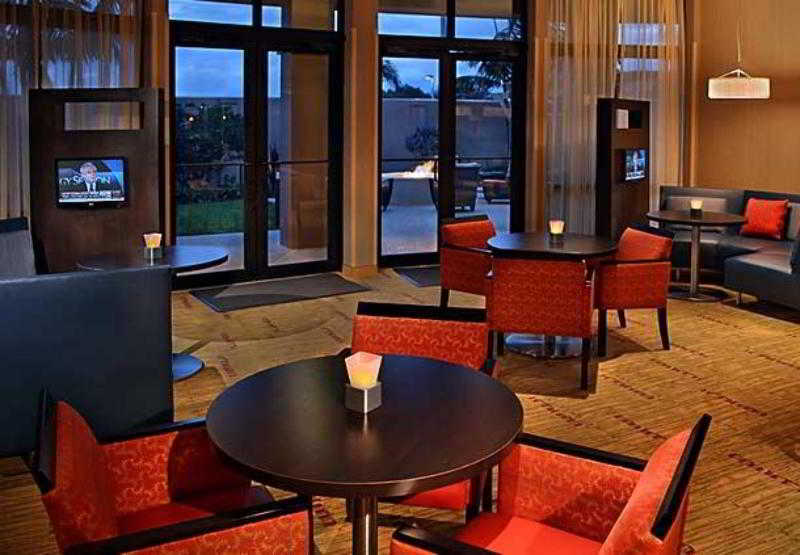 Courtyard By Marriott Stuart Hotel Екстериор снимка