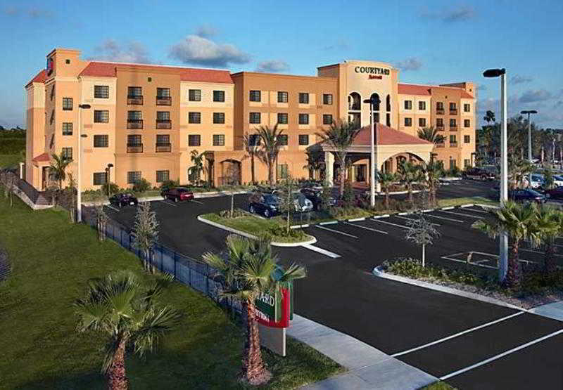 Courtyard By Marriott Stuart Hotel Екстериор снимка