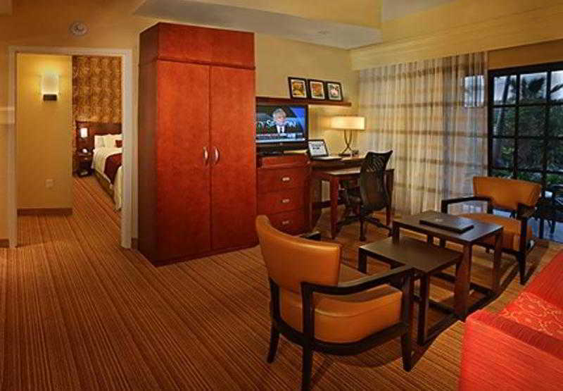 Courtyard By Marriott Stuart Hotel Екстериор снимка