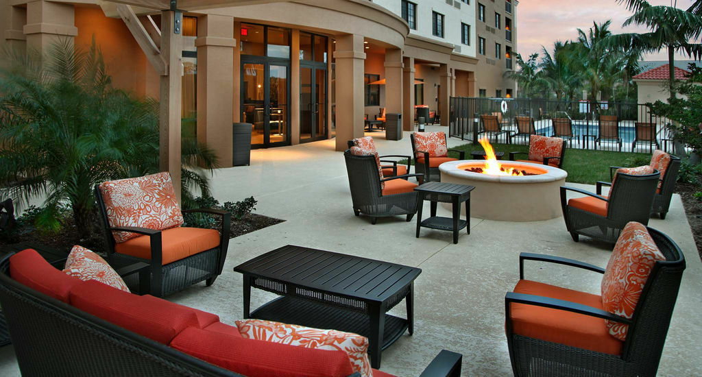 Courtyard By Marriott Stuart Hotel Екстериор снимка